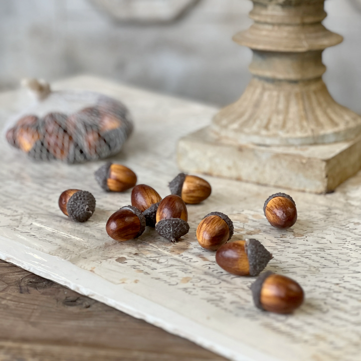 24-Piece Oakwood Acorns