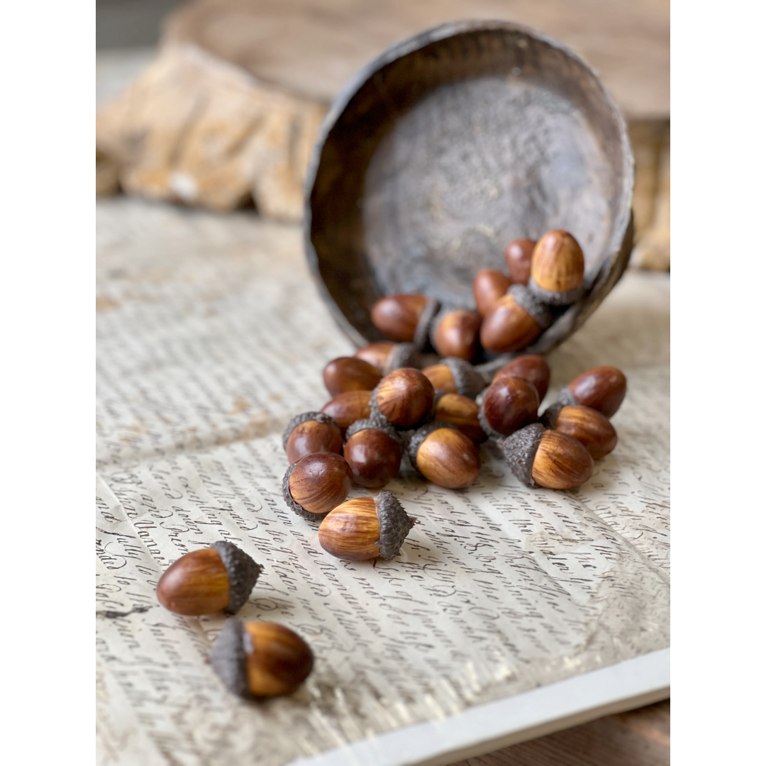24-Piece Oakwood Acorns