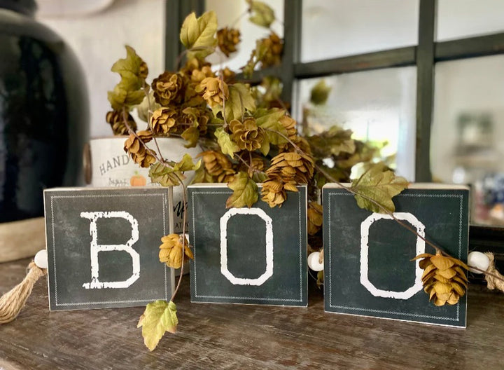 BOO/EEK Reversible Halloween Sign