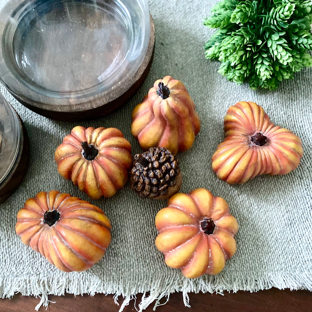 Set/5 Orange Resin Pumpkins