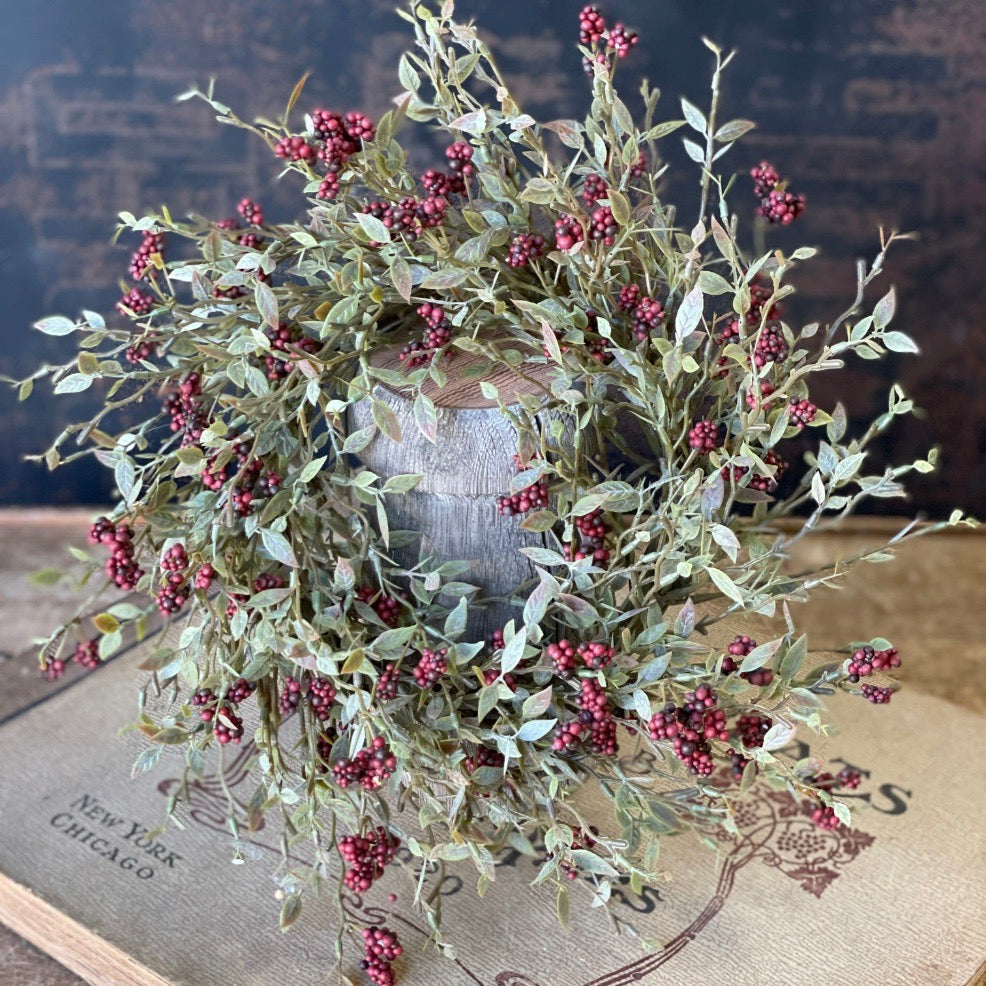 Dark Red Hasp Berry Candle Ring