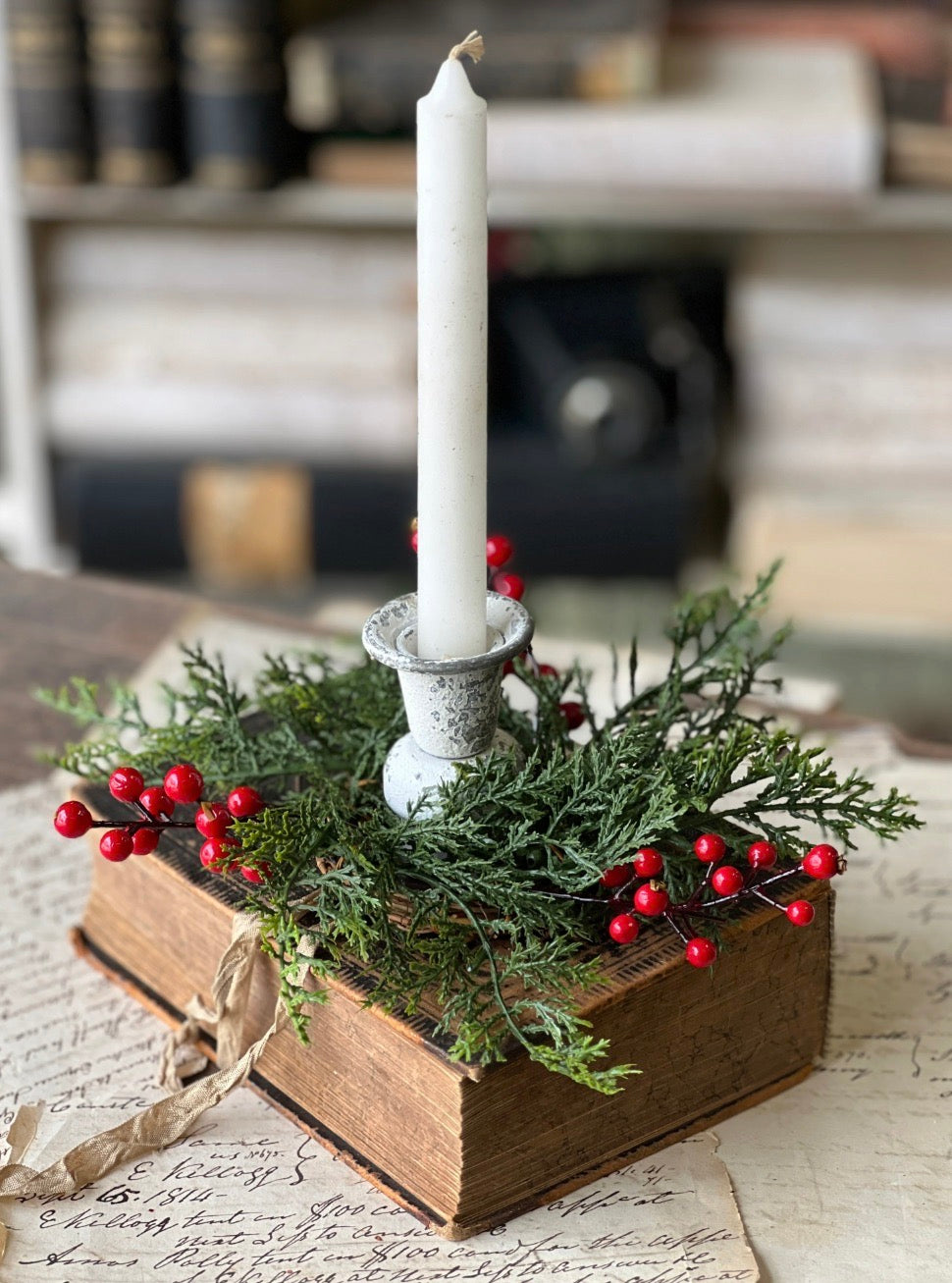 Red Cedar & Berries Candle Ring