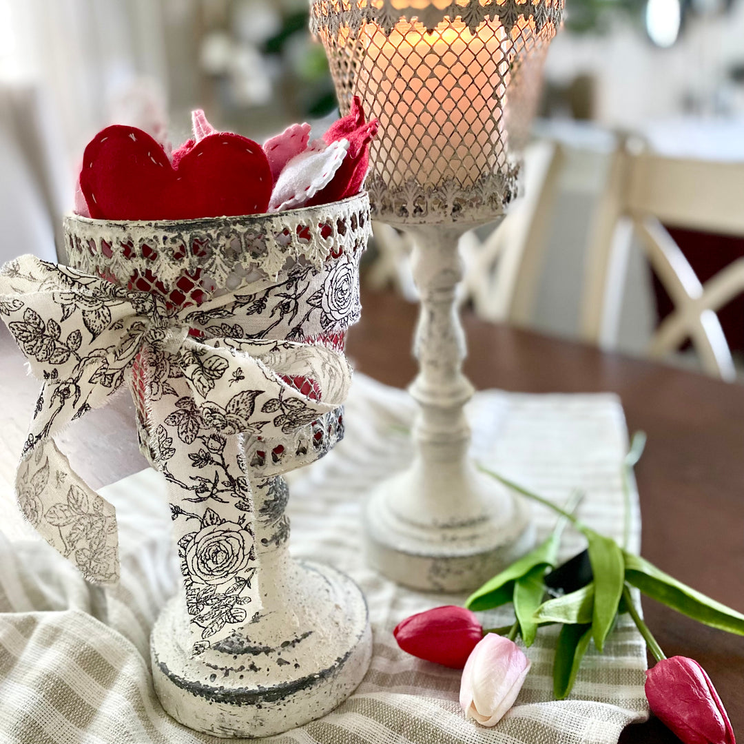 Set/2 Cottage Style Candle Holders