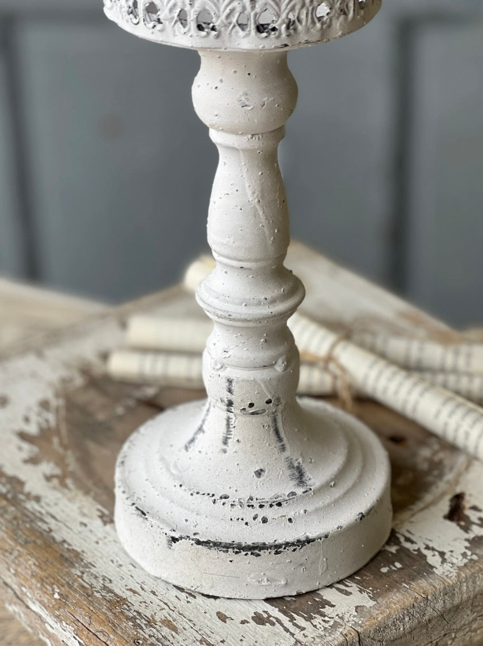 Set/2 Cottage Style Candle Holders