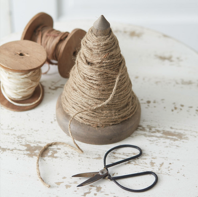 Spindle Twine Holder with Scissors